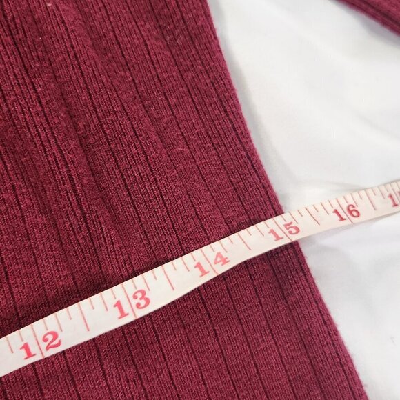 White House Black Market Long Sleeve Burgundy Blouse Shoulder Cut-Outs
Lot I - Picture 7 of 8